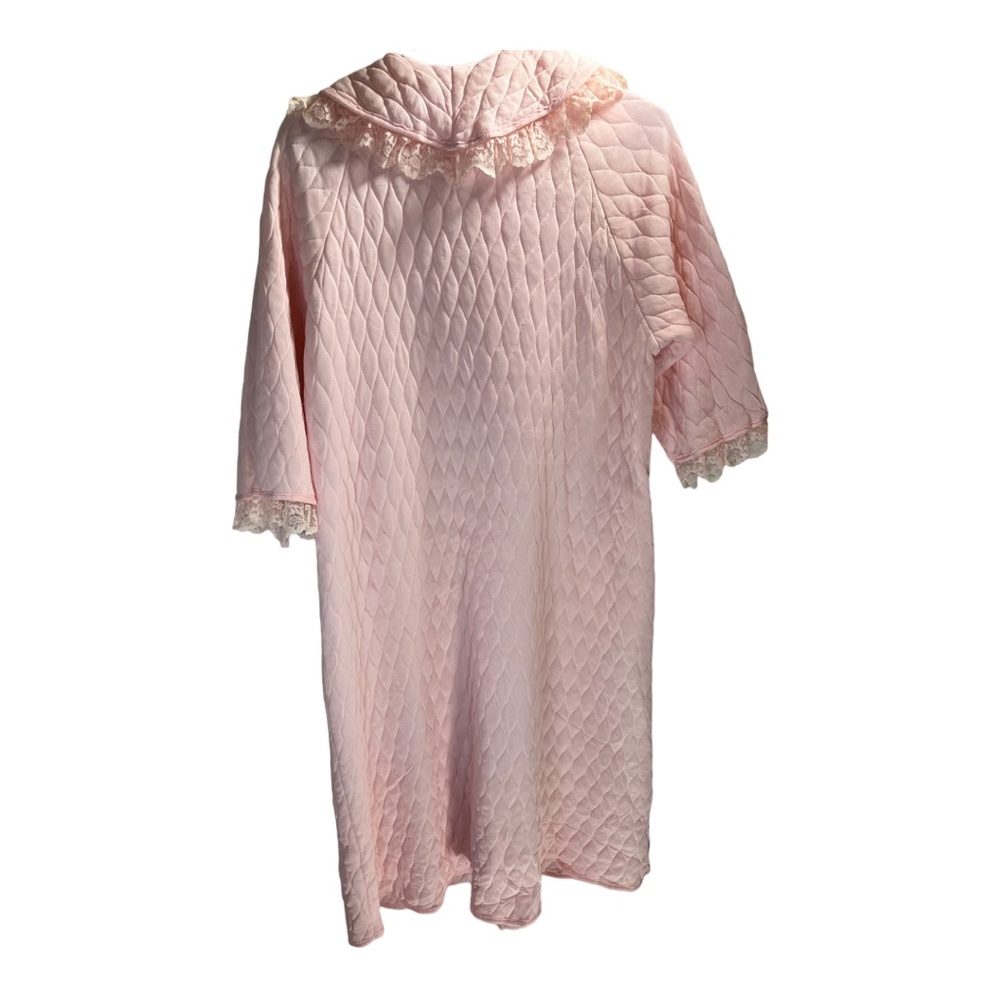Vintage Quilted Pattern Robe - Picture 2 of 7